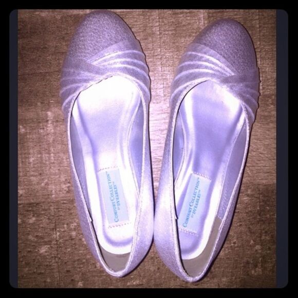 Silver Wedge Dress Shoes Size 7.5 Wide - Picture 1 of 3